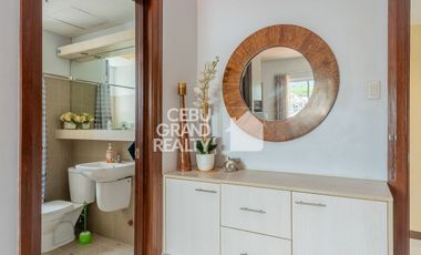 Breezy Mornings and Sparkling City Lights in a Cozy Studio Gem