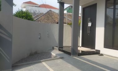 Rumah Baru Modern Siap Huni di Perumahan Sutorejo Prima Mulyorejo Surabaya Timur