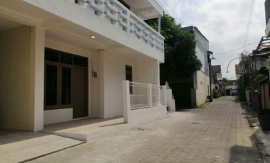 Rumah Dijual Utara Condongcatur 800Jt-an Nyaman Dekat Pakuwon Mall