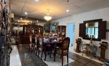 Se Alquila Amplia Casa de Una Sola Planta con Piscina en El Corazón de Urdesa Central