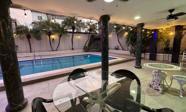 Se Alquila Amplia Casa de Una Sola Planta con Piscina en El Corazón de Urdesa Central