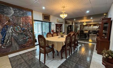 Se Alquila Amplia Casa de Una Sola Planta con Piscina en El Corazón de Urdesa Central