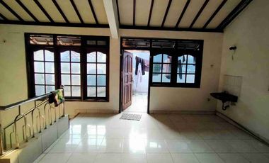 Disewakan Rumah Tebet Timur dalam jalan bisa 2 mobil