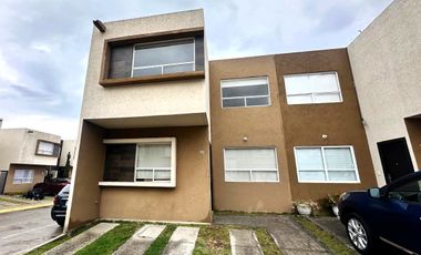 Casa en RENTA en fraccionamiento Villas San Fernando en Calimaya, Estado de México.