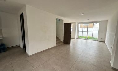 Casa en RENTA en fraccionamiento Villas San Fernando en Calimaya, Estado de México.
