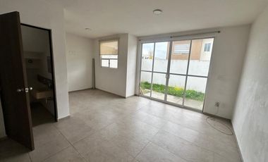 Casa en RENTA en fraccionamiento Villas San Fernando en Calimaya, Estado de México.