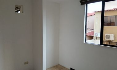 Casa de alquiler en la Urbanización Villa Club, 3 dormitorios.