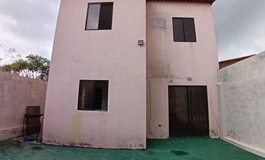 Casa de alquiler en la Urbanización Villa Club, 3 dormitorios.