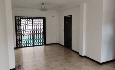 Casa de alquiler en la Urbanización Villa Club, 3 dormitorios.