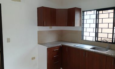 Casa de alquiler en la Urbanización Villa Club, 3 dormitorios.