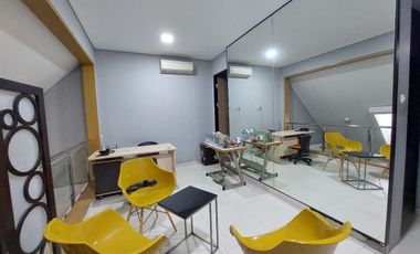 Ruko dijual di Alam Sutera 4,5 Lantai Furnish ada Lift Lokasi Ramai dan Terawat