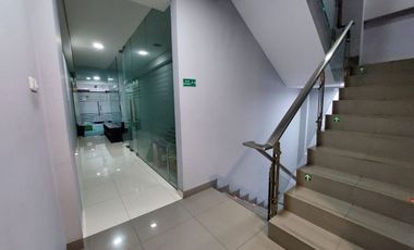 Ruko dijual di Alam Sutera 4,5 Lantai Furnish ada Lift Lokasi Ramai dan Terawat