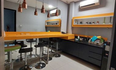 Ruko dijual di Alam Sutera 4,5 Lantai Furnish ada Lift Lokasi Ramai dan Terawat
