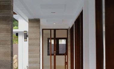 Modern minimalist villa in Batu Layar near Senggigi