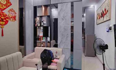 Rumah 3 Lantai Siap Huni Rapi Terawat di Tanjung Duren Semifurnished