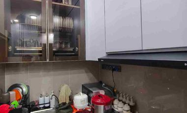 Rumah 3 Lantai Siap Huni Rapi Terawat di Tanjung Duren Semifurnished