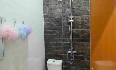 Rumah 3 Lantai Siap Huni Rapi Terawat di Tanjung Duren Semifurnished