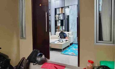 Rumah 3 Lantai Siap Huni Rapi Terawat di Tanjung Duren Semifurnished