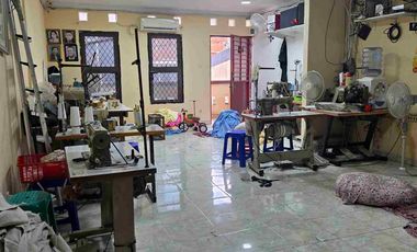 RUMAH GANDENG COCOK BUAT USAHA LOKASI DEPAN JALAN RAYA YANG RAMAI