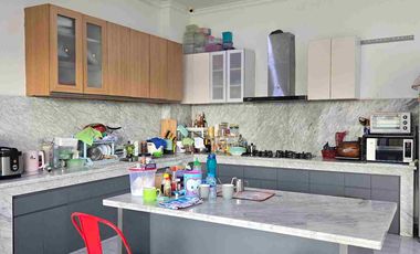 RUMAH GANDENG COCOK BUAT USAHA LOKASI DEPAN JALAN RAYA YANG RAMAI