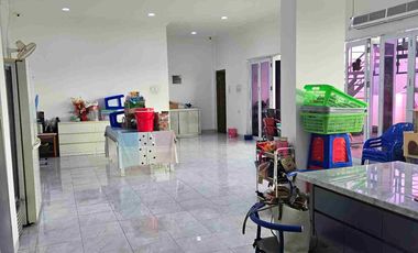 RUMAH GANDENG COCOK BUAT USAHA LOKASI DEPAN JALAN RAYA YANG RAMAI