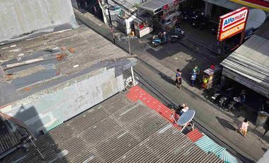 RUMAH GANDENG COCOK BUAT USAHA LOKASI DEPAN JALAN RAYA YANG RAMAI