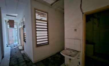 Ruko Premium 3 Lantai Dijual, di Diponegoro, Denpasar Area