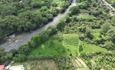 Se vende terreno de 3 Hectáreas con Frente a Vía Asfaltada y Río Caoní – Puerto Quito Ecuador