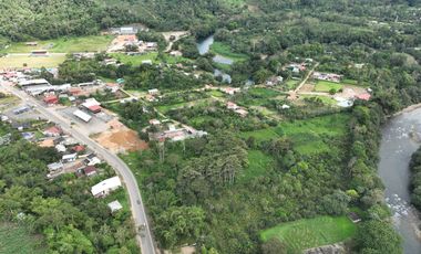 Se vende terreno de 3 Hectáreas con Frente a Vía Asfaltada y Río Caoní – Puerto Quito Ecuador