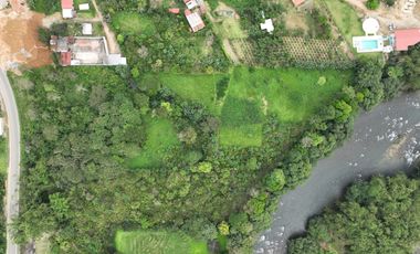 Se vende terreno de 3 Hectáreas con Frente a Vía Asfaltada y Río Caoní – Puerto Quito Ecuador