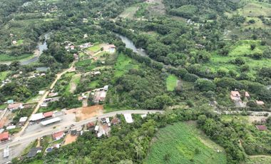 Se vende terreno de 3 Hectáreas con Frente a Vía Asfaltada y Río Caoní – Puerto Quito Ecuador