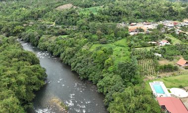Se vende terreno de 3 Hectáreas con Frente a Vía Asfaltada y Río Caoní – Puerto Quito Ecuador