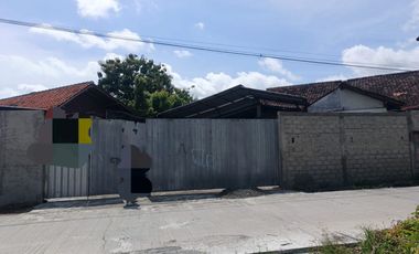 Warehouse Plus House Area Jalan Imogiri Timur Suitable for MBG Near ISI