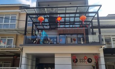 DIJUAL RUMAH FULL RENOVASI 4 LANTAI LOKASI BAGUS JUAL MURAH DI PARK RESIDENCE