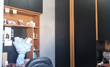 DIJUAL RUMAH FULL RENOVASI 4 LANTAI LOKASI BAGUS JUAL MURAH DI PARK RESIDENCE