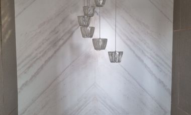 DIJUAL RUMAH FULL RENOVASI 4 LANTAI LOKASI BAGUS JUAL MURAH DI PARK RESIDENCE