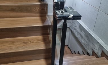 DIJUAL RUMAH FULL RENOVASI 4 LANTAI LOKASI BAGUS JUAL MURAH DI PARK RESIDENCE