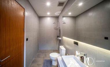 FREEHOLD | MODERN 3-BEDROOM VILLA WITH ROOFTOP RICE FIELD VIEWS - CANGGU