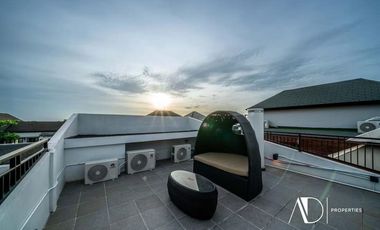 FREEHOLD | MODERN 3-BEDROOM VILLA WITH ROOFTOP RICE FIELD VIEWS - CANGGU