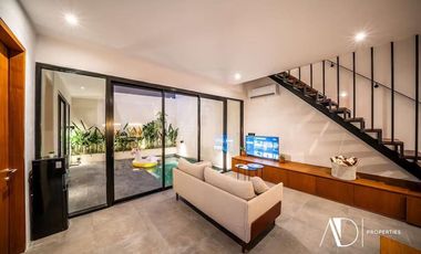 FREEHOLD | MODERN 3-BEDROOM VILLA WITH ROOFTOP RICE FIELD VIEWS - CANGGU