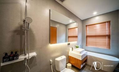 FREEHOLD | MODERN 3-BEDROOM VILLA WITH ROOFTOP RICE FIELD VIEWS - CANGGU