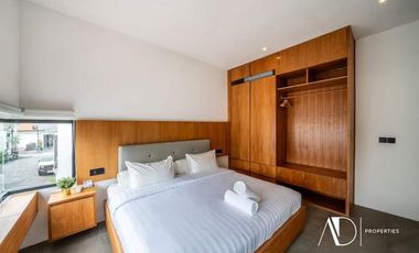 FREEHOLD | MODERN 3-BEDROOM VILLA WITH ROOFTOP RICE FIELD VIEWS - CANGGU