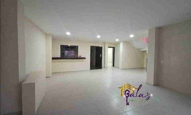 CASA REMODELADA CON HAB Y BAÑO COMPLETO EN PLANTA BAJA!!