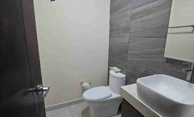 CASA REMODELADA CON HAB Y BAÑO COMPLETO EN PLANTA BAJA!!