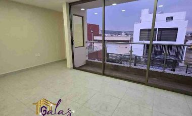 CASA REMODELADA CON HAB Y BAÑO COMPLETO EN PLANTA BAJA!!