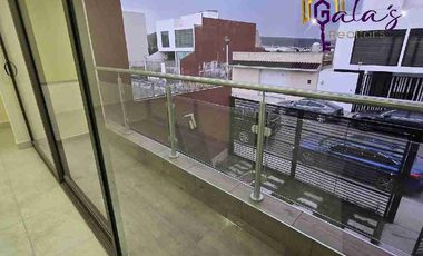 CASA REMODELADA CON HAB Y BAÑO COMPLETO EN PLANTA BAJA!!