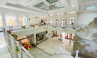 Dijual Istana Dharmahusada Indah Raya