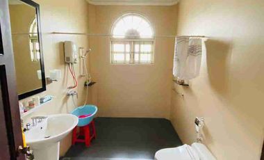 Dijual Istana Dharmahusada Indah Raya