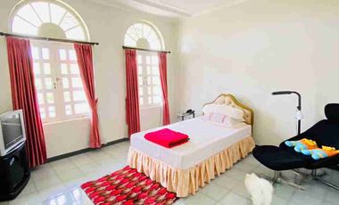 Dijual Istana Dharmahusada Indah Raya