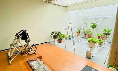 Dijual Istana Dharmahusada Indah Raya